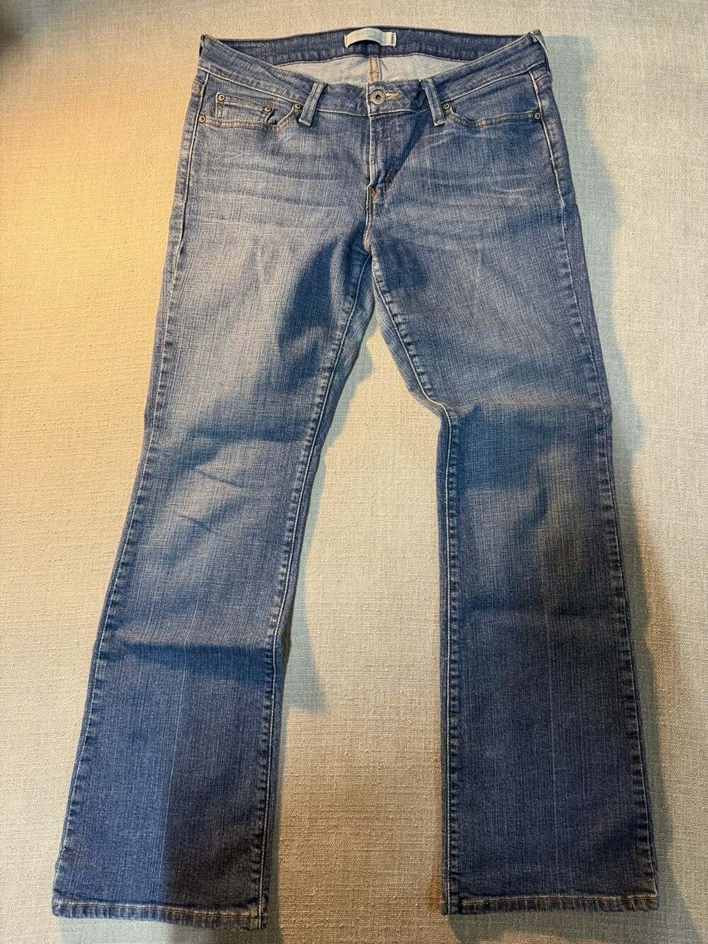 Levi's 545 Low Boot Cut Women's Medium Wash Denim Jeans
